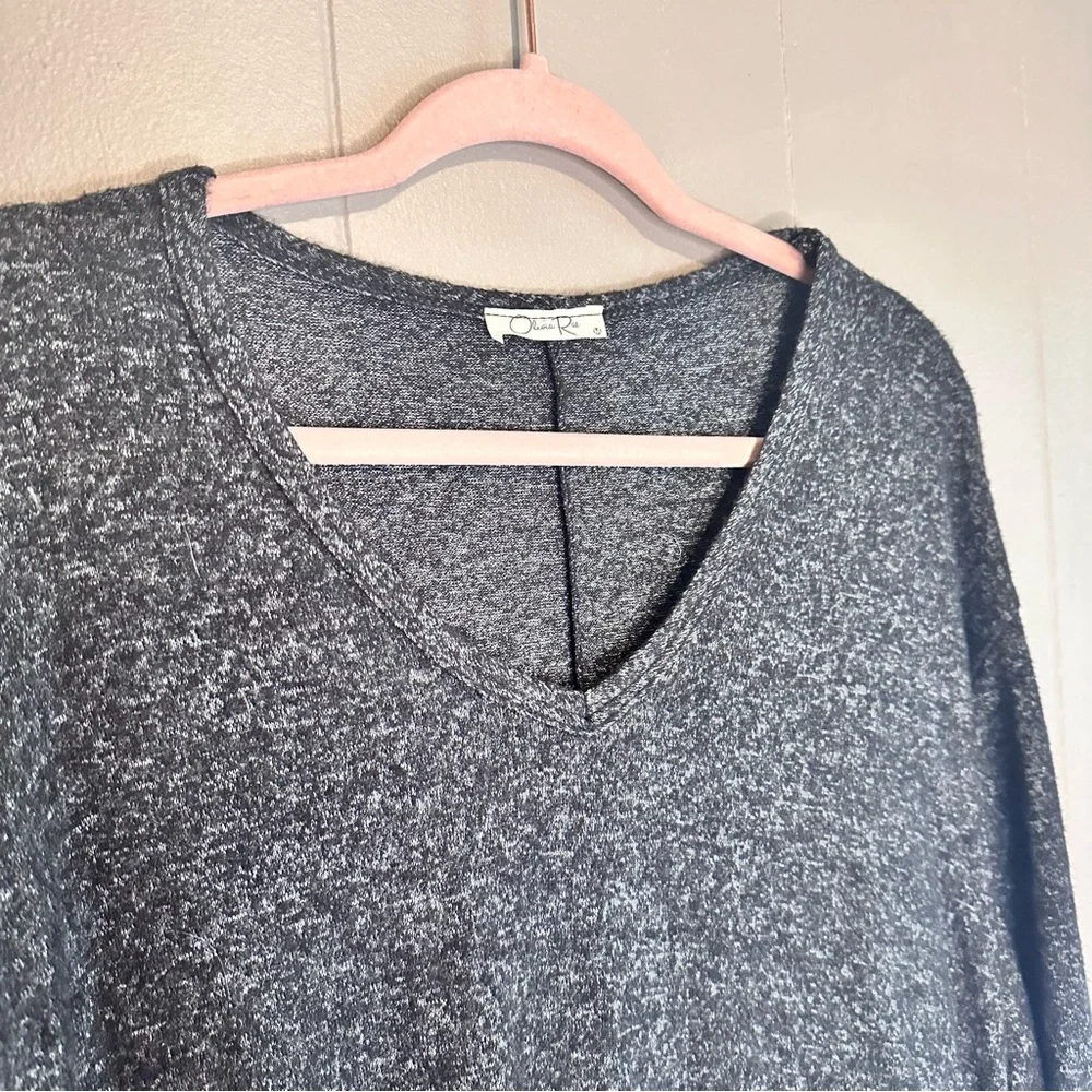 Olivia Rae Long Sleeve Top With Ruffle Detail Size Medium - Picture 5 of 5